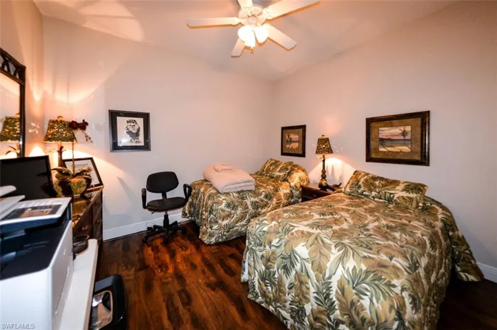 Guest Bedroom with Twin Beds