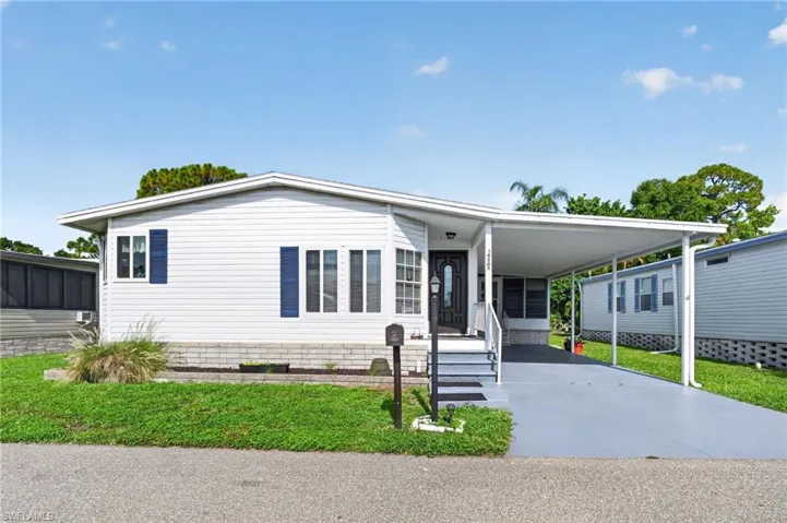 14505 Nathan Hale Ln 475, North Fort Myers, Florida 33917