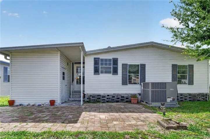 14505 Nathan Hale Ln 475, North Fort Myers, Florida 33917