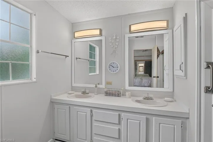 14505 Nathan Hale Ln 475, North Fort Myers, Florida 33917