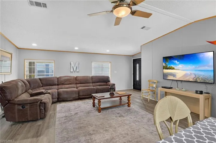 14505 Nathan Hale Ln 475, North Fort Myers, Florida 33917