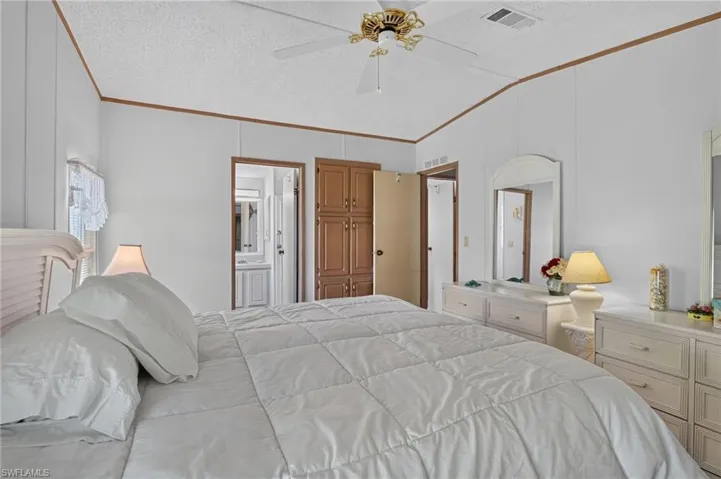 14505 Nathan Hale Ln 475, North Fort Myers, Florida 33917