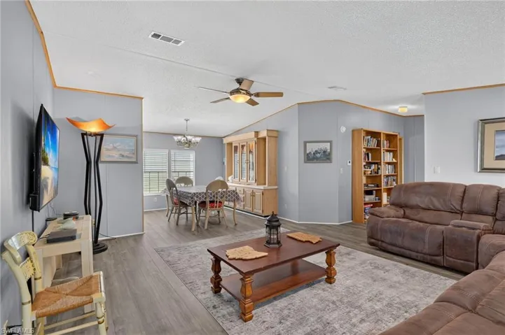 14505 Nathan Hale Ln 475, North Fort Myers, Florida 33917