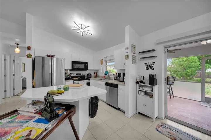 4115 Sw 1st Ave, Cape Coral, Florida 33914