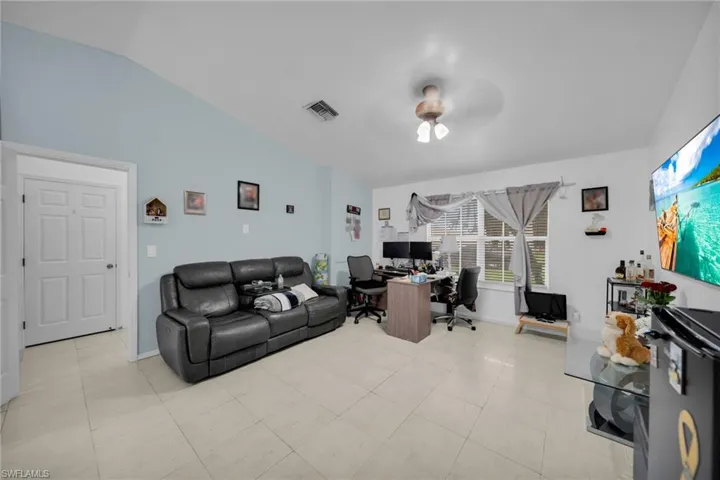 4115 Sw 1st Ave, Cape Coral, Florida 33914