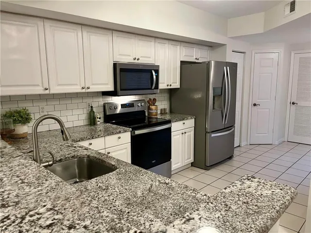 4950 Deerfield Way 102, Naples, Florida 34110