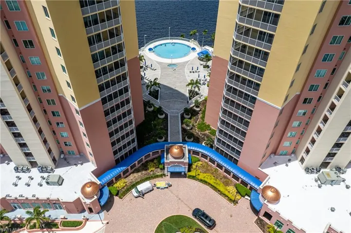 2743  1st  ST, Fort Myers, FL 33916