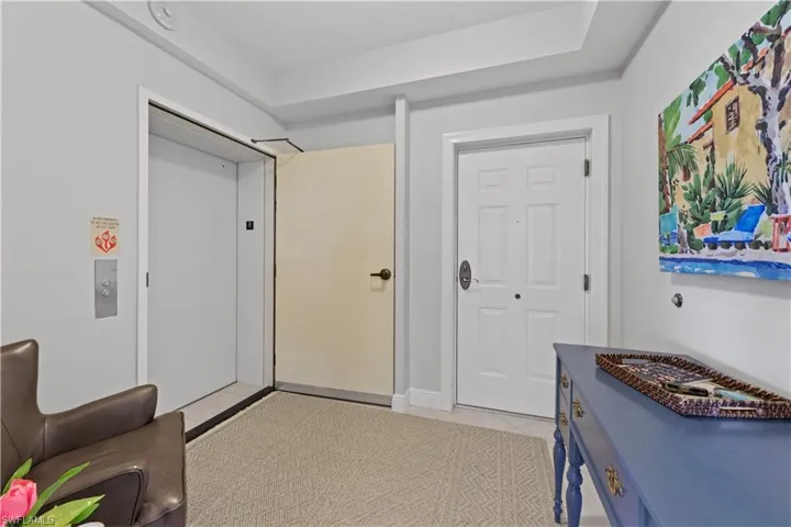 2743  1st  ST, Fort Myers, FL 33916