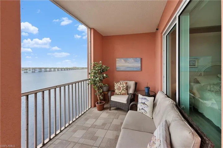 2743  1st  ST, Fort Myers, FL 33916