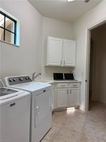 7476 Moorgate Point Way, Naples, Florida 34113