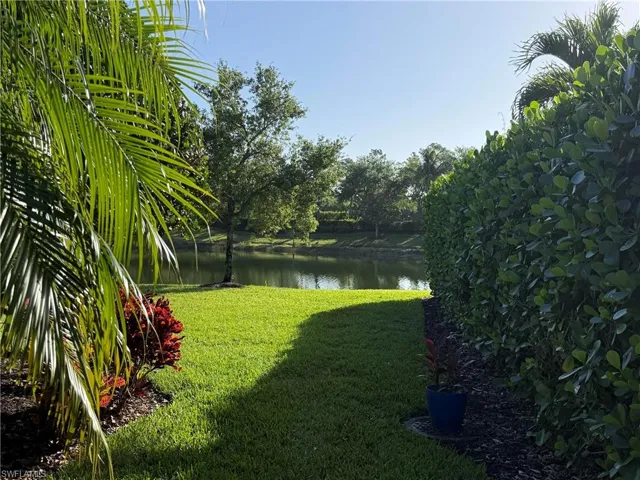 7476  Moorgate Point  WAY, Naples, FL 34113