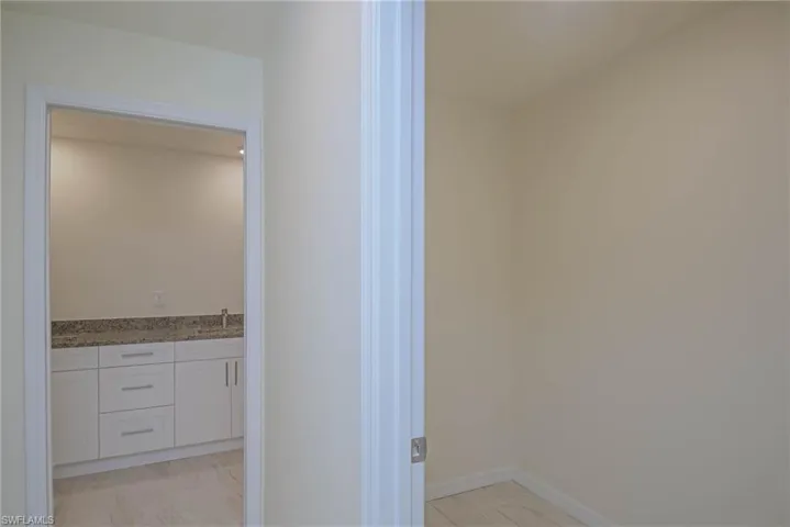 2122  French  ST, Fort Myers, FL 33916