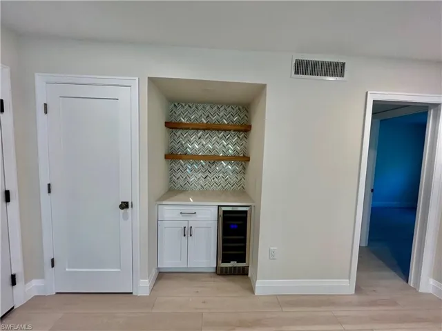 4170  Crayton  RD, Naples, FL 34103