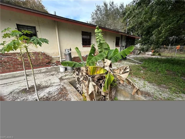 1108  Palm  DR, Immokalee, FL 34142