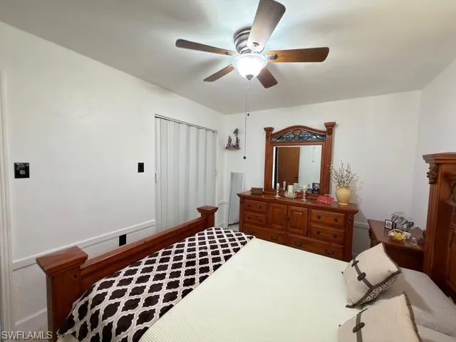 Bedroom with ceiling fan