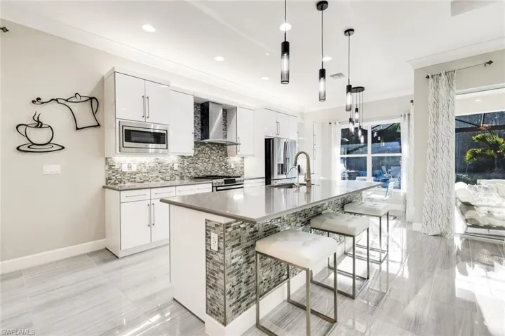28560  Twain  DR, Bonita Springs, FL 34135