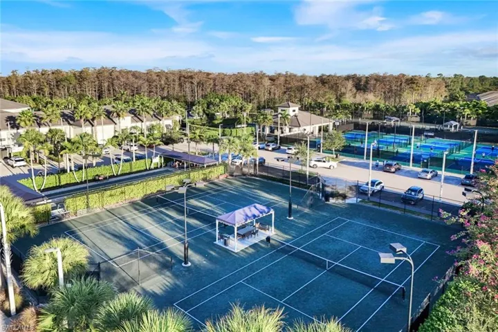 28560  Twain  DR, Bonita Springs, FL 34135