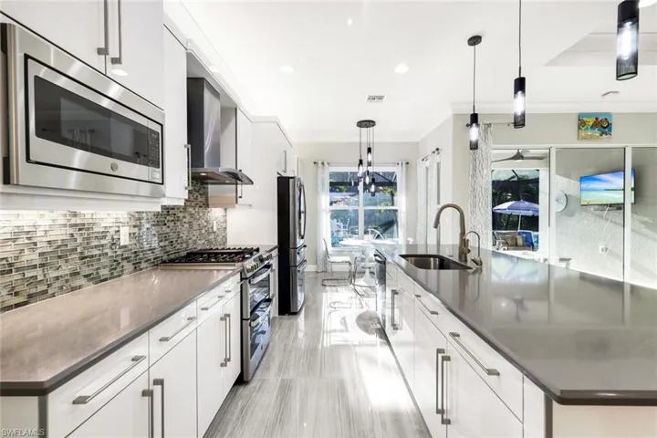 28560  Twain  DR, Bonita Springs, FL 34135