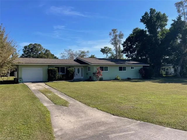 17100 E Lake  DR, North Fort Myers, FL 33917