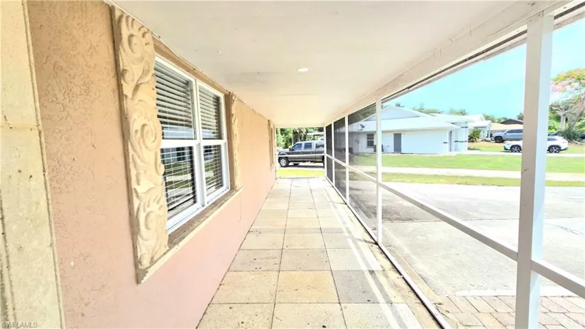 Screened front Lanai