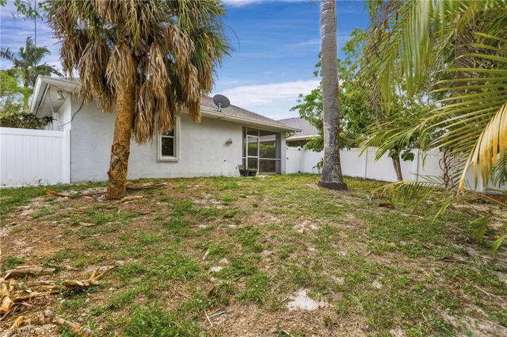 657 109th Ave N, Naples, Florida 34108