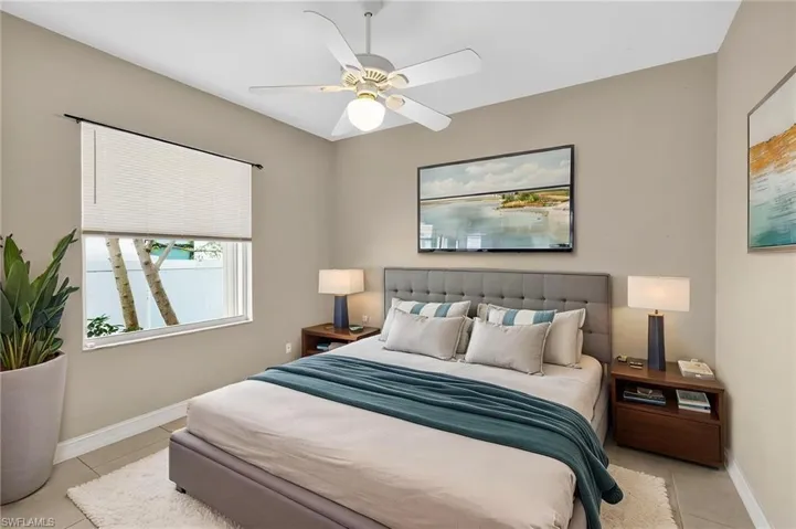 657 109th Ave N, Naples, Florida 34108
