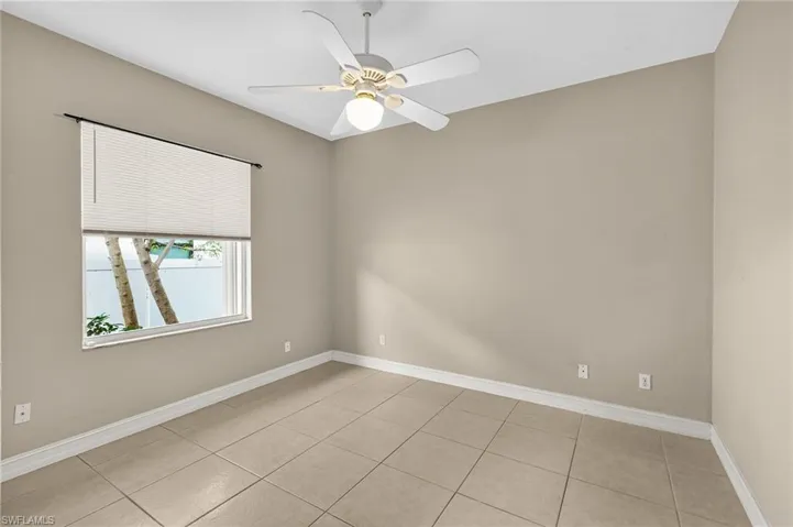 657 109th Ave N, Naples, Florida 34108