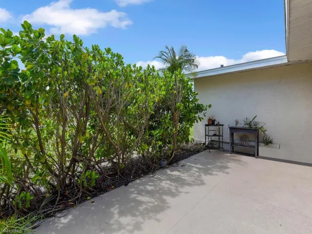Front Open Lanai