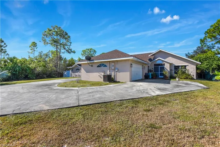 521 Grant Ave, Lehigh Acres, Florida 33972