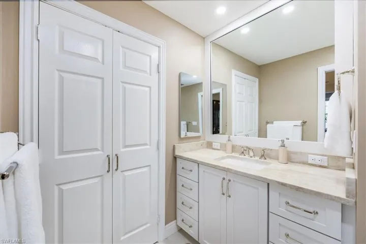 807  Turkey Oak  LN, Naples, FL 34108