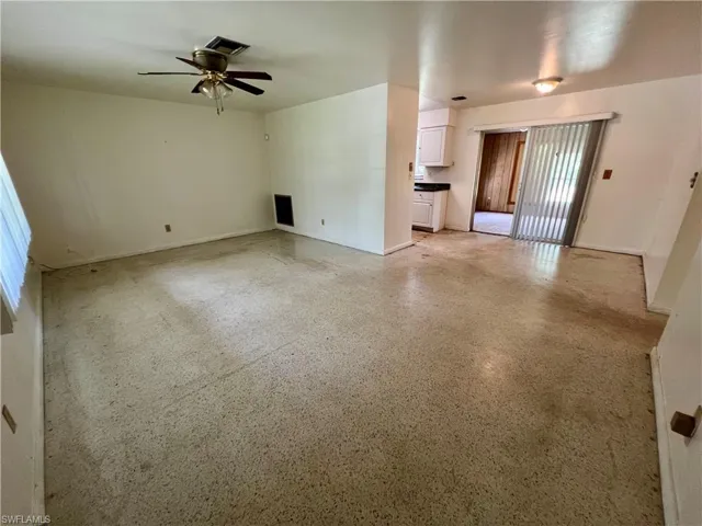 807  Laredo  AVE, Lehigh Acres, FL 33936