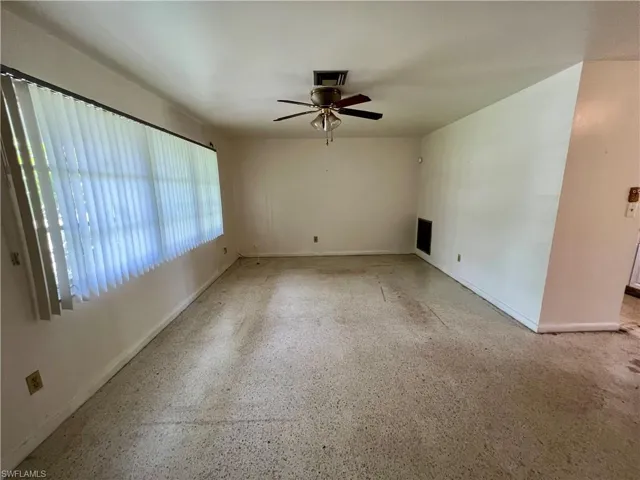 807  Laredo  AVE, Lehigh Acres, FL 33936