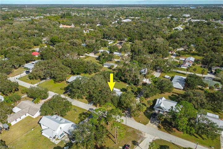 141  Florida  ST, LABELLE, FL 33935