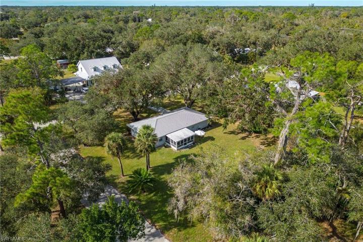 141  Florida  ST, LABELLE, FL 33935