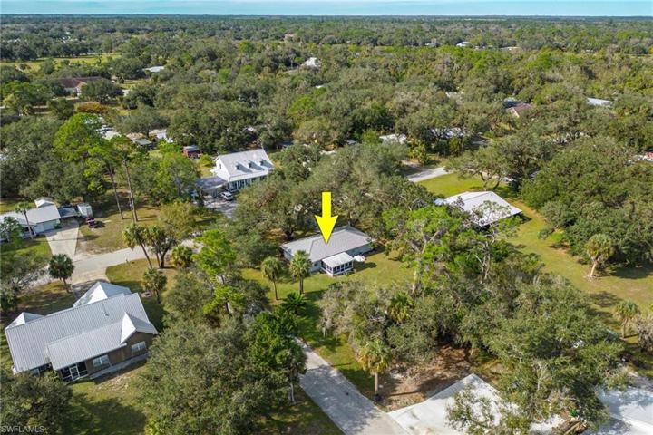 141  Florida  ST, LABELLE, FL 33935
