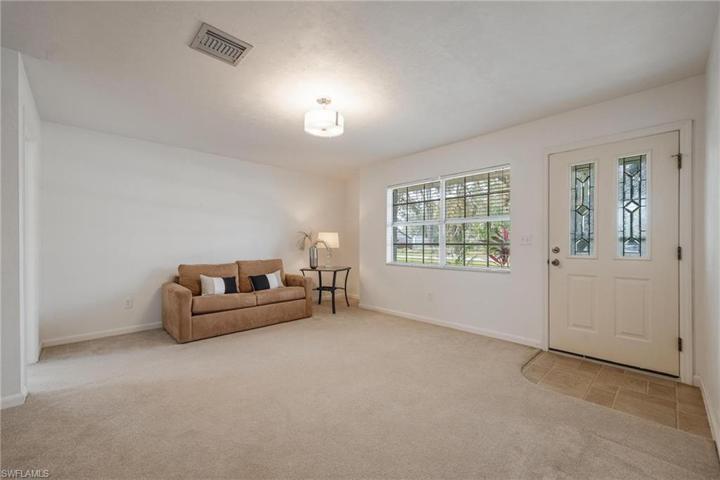 141  Florida  ST, LABELLE, FL 33935