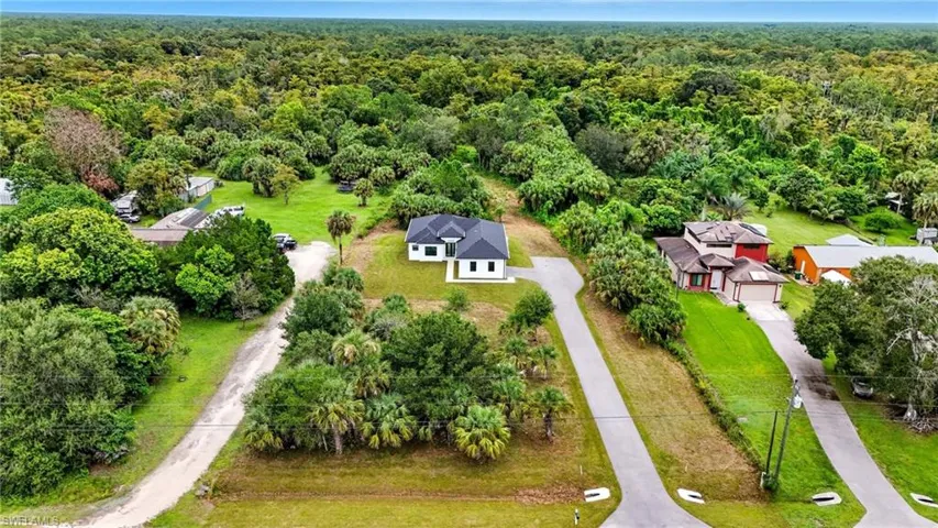 442  4th SE ST, Naples, FL 34117