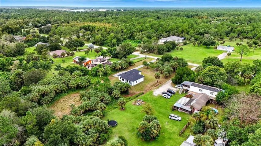 442  4th SE ST, Naples, FL 34117
