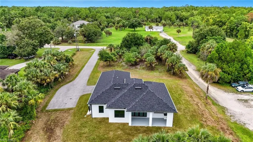 442  4th SE ST, Naples, FL 34117