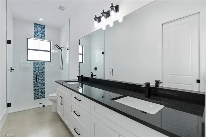 442  4th SE ST, Naples, FL 34117