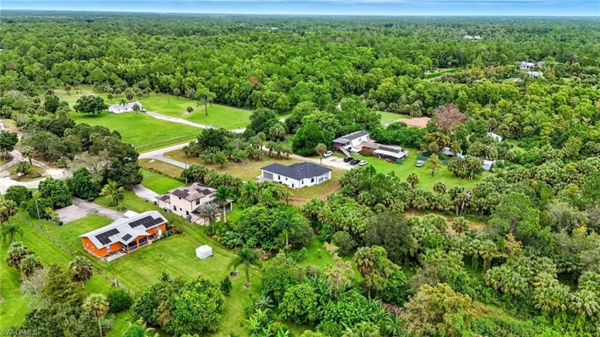442  4th SE ST, Naples, FL 34117