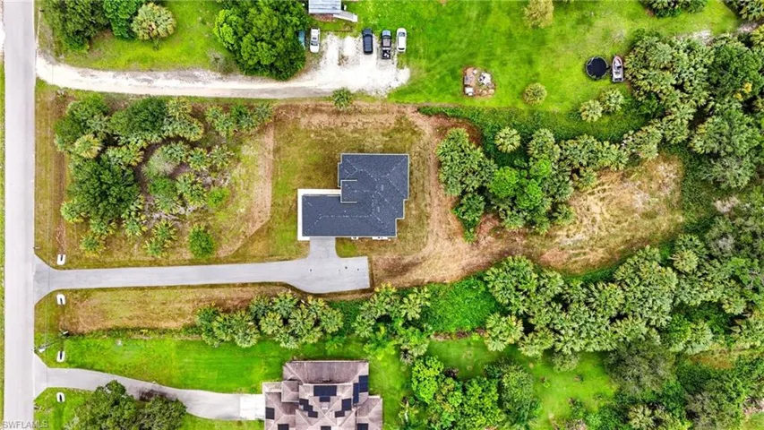 442  4th SE ST, Naples, FL 34117