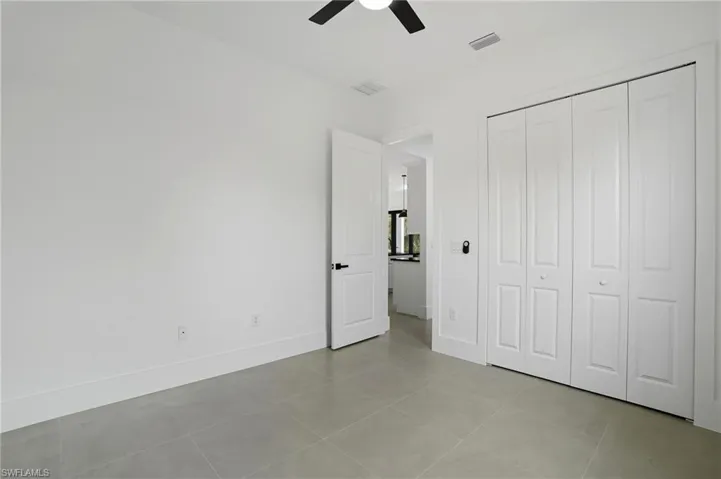 442  4th SE ST, Naples, FL 34117