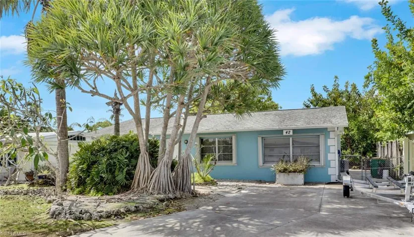 42  4th  ST, Bonita Springs, FL 34134