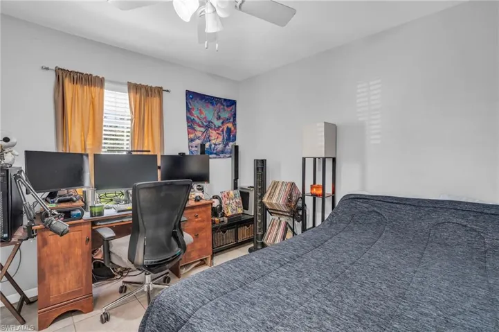 Bedroom with ceiling fan