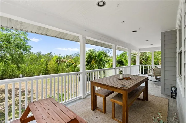 18250 Parkridge Ct, Fort Myers, Florida 33908