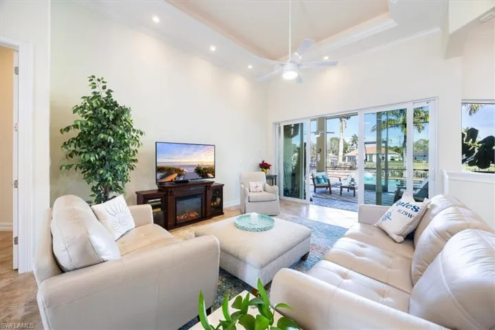 3984  Stonesthrow  CT, Naples, FL 34109