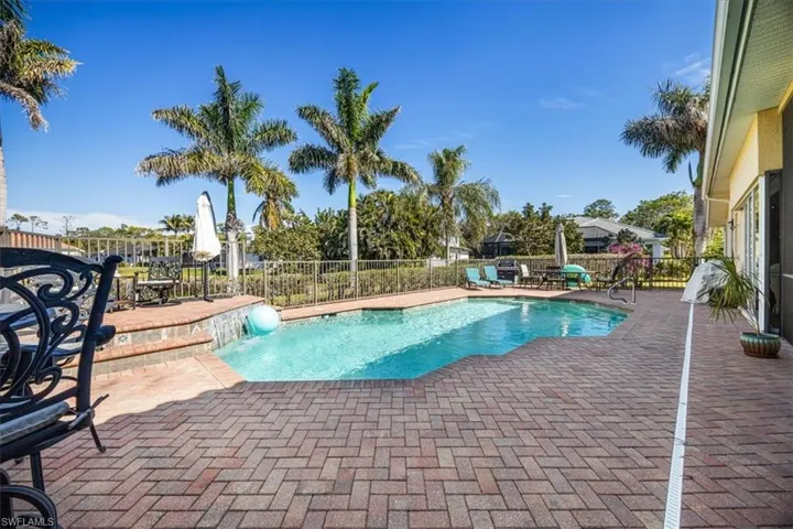 3984  Stonesthrow  CT, Naples, FL 34109