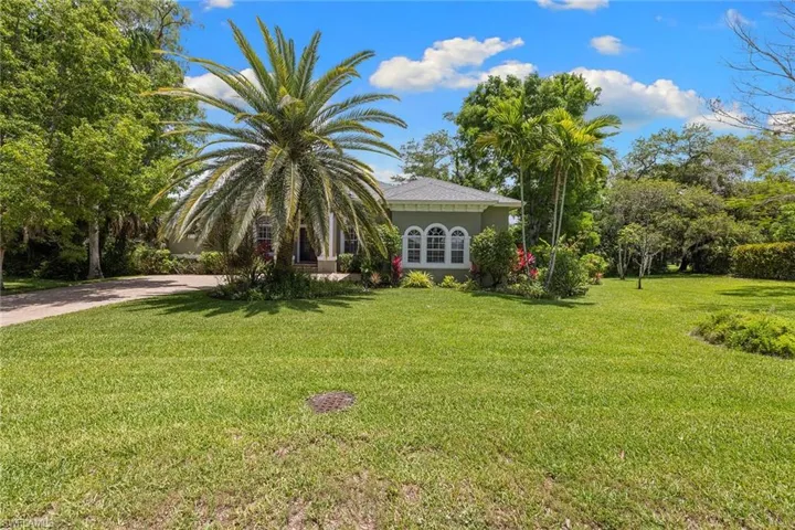 61 Constitution Dr, Naples, Florida 34112