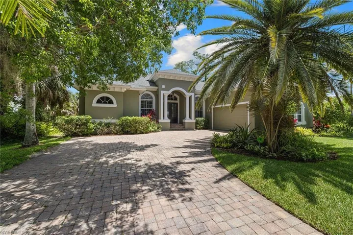 61 Constitution Dr, Naples, Florida 34112